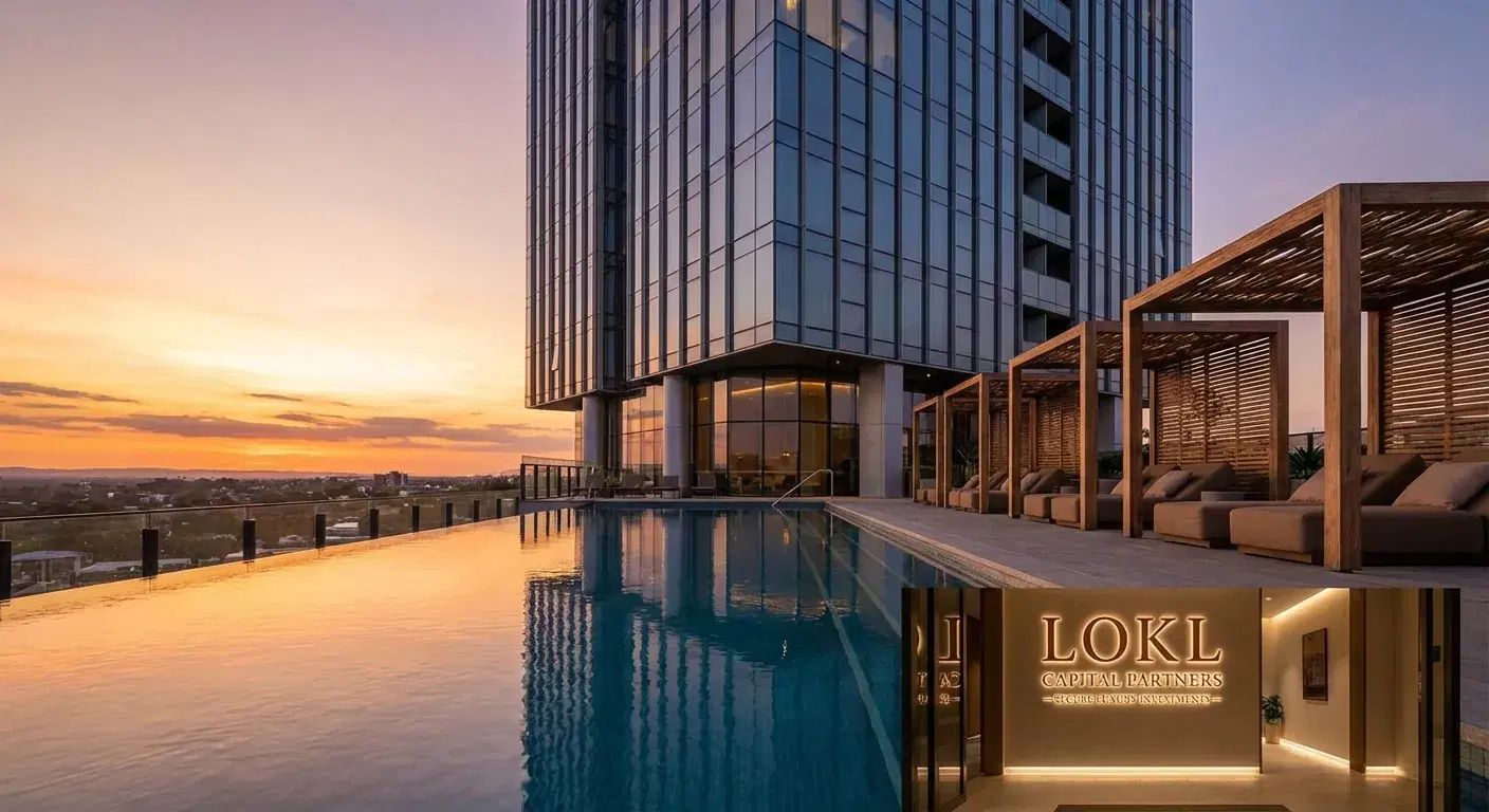 Edificio sofisticado con piscina al atardecer